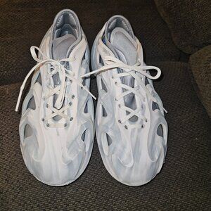 Adidas adiFOM Q